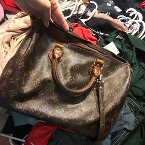 Louis Vuitton Speedy 30